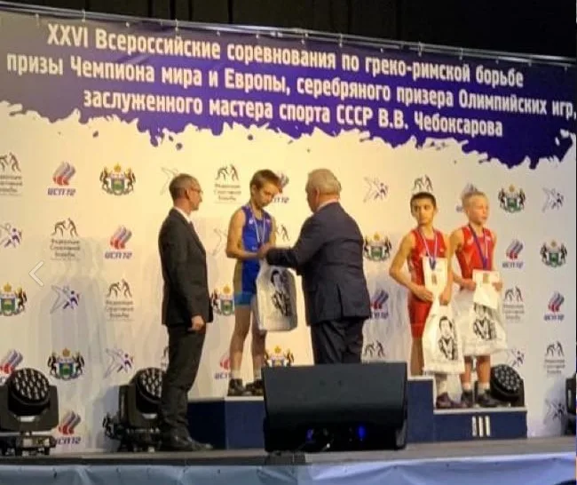 Спортсмен Люберец завоевал серебряную медаль турнира по борьбе
