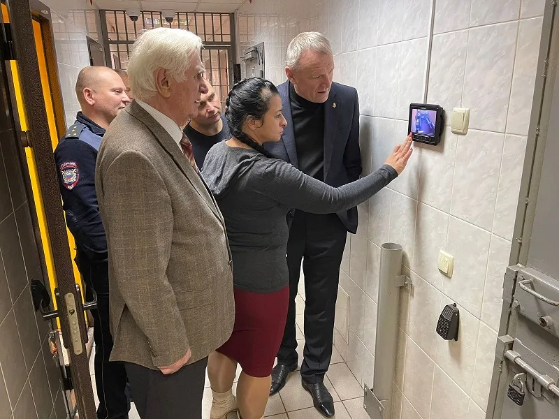 Общественники Люберец проверили работу изолятора временного содержания