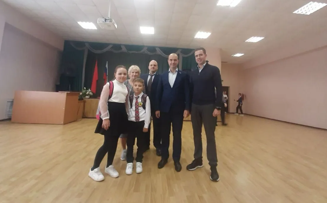 Депутат Мособлдумы Лидия Антонова передала школьные принадлежности детям из Люберец