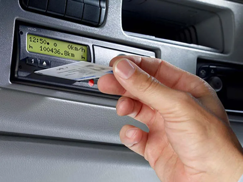 Инспекторы ГИБДД Люберец проверят грузовики и автобусы на оснащение их тахографами