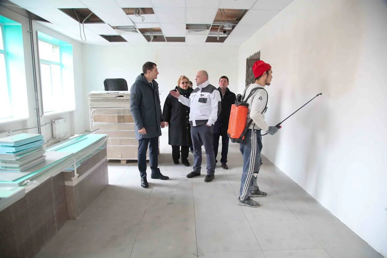 Владимир Волков проверил капитальный ремонт в техникуме Люберец