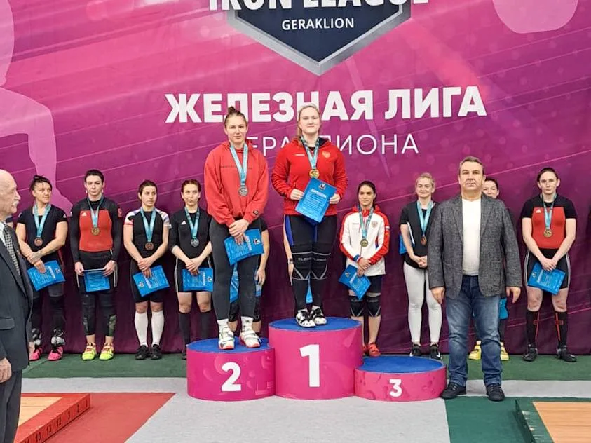 Тяжелоатлеты Люберец завоевали девять медалей на соревнованиях межрегионального турнира