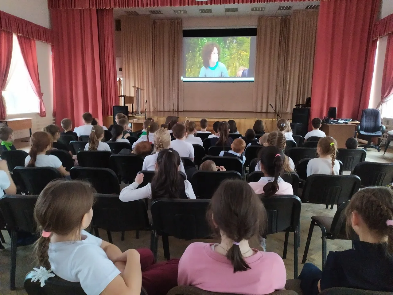 Для школьников Люберец провели более 300 киноуроков за месяц