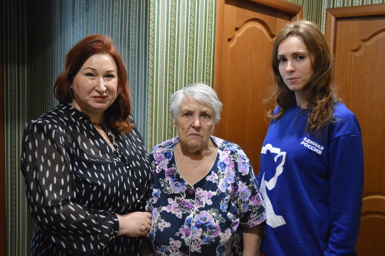 Партийцы посетили блокадников, которые проживают в Люберцах