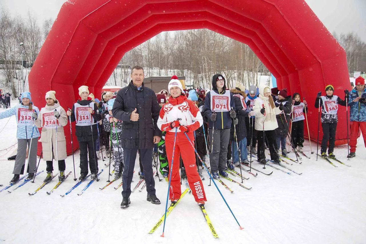 Владимир Волков дал старт лыжной гонке в поселке Люберец