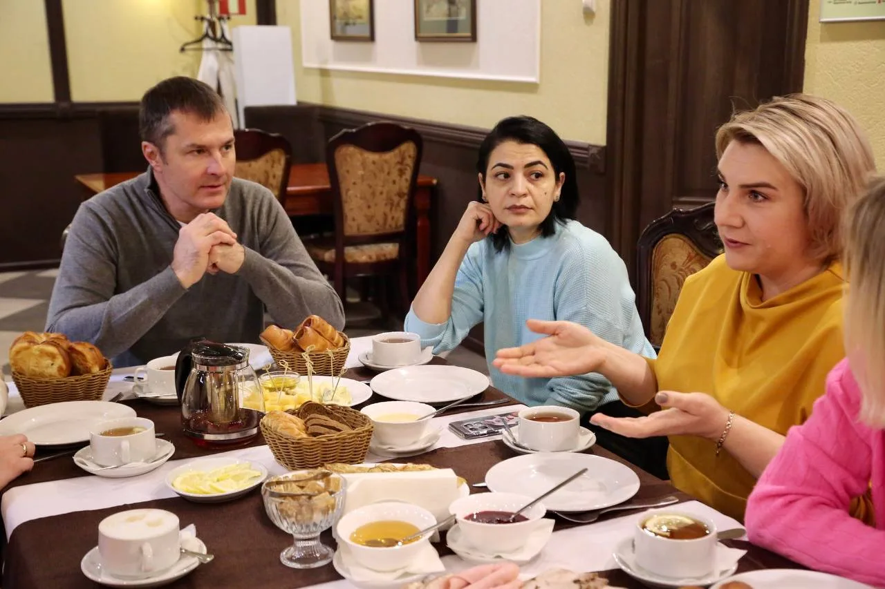 Владимир Волков в преддверии праздника встретился с семьями мобилизованных из Люберец