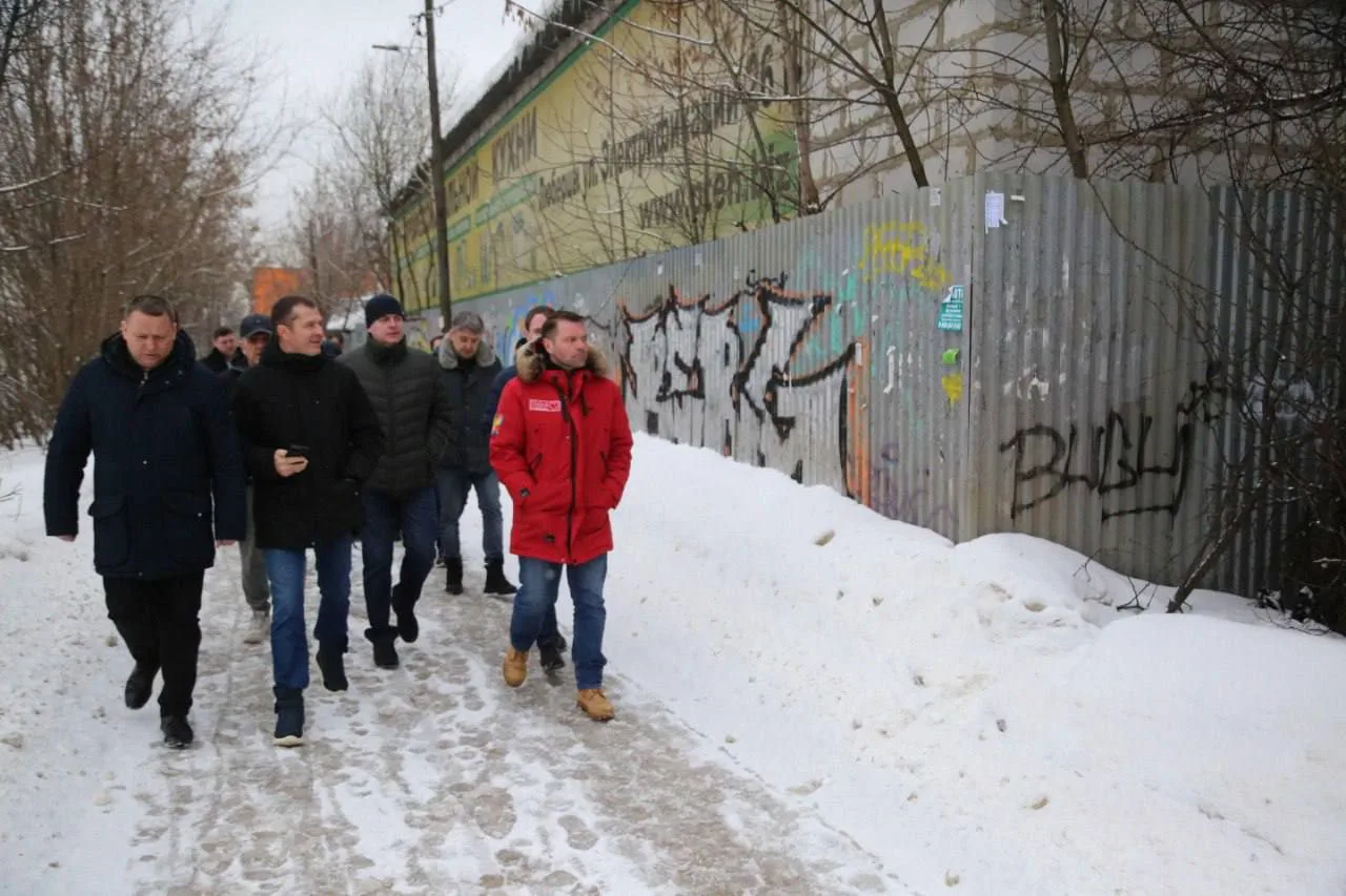 Владимир Волков проверил качество содержания дворов и дорог в Люберцах