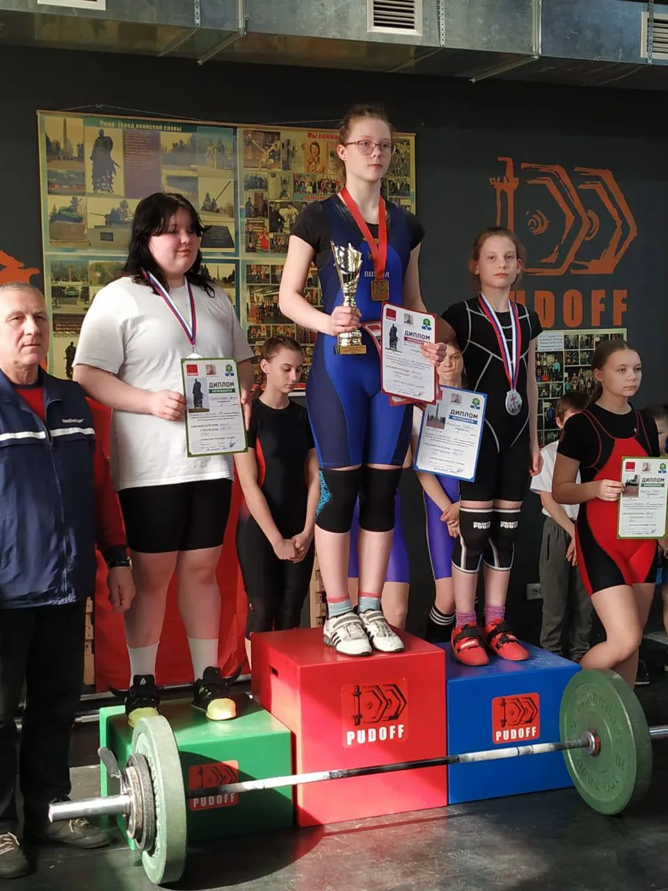 Спортсменки из Люберец завоевали две медали на турнире по тяжёлой атлетике