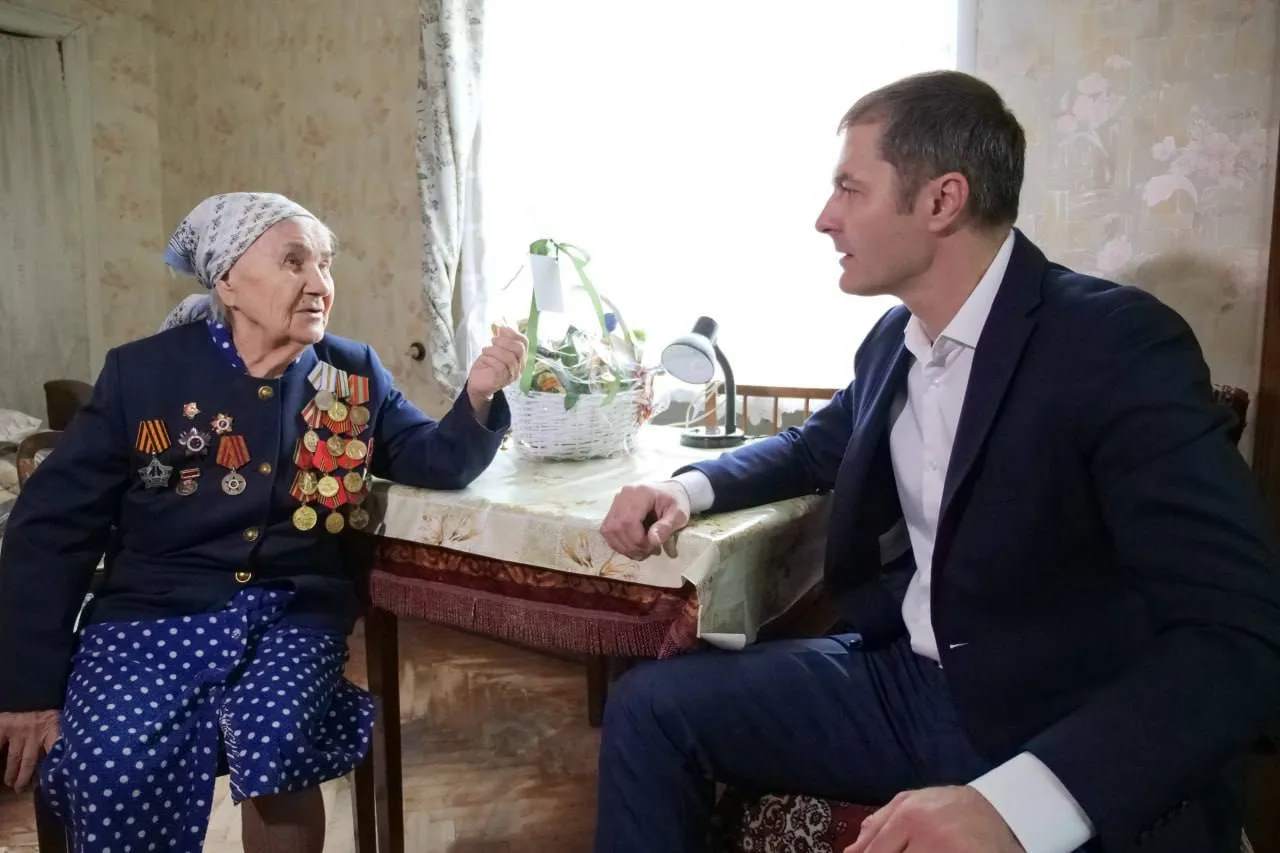 Владимир Волков поздравил с Днём Победы участницу Великой Отечественной войны