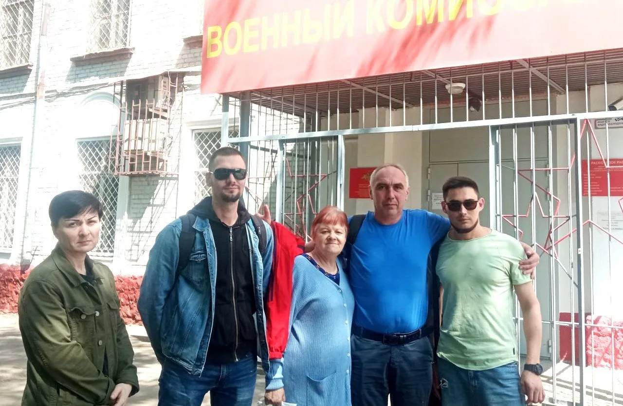 Добровольцы из Люберец убыли на службу по контракту