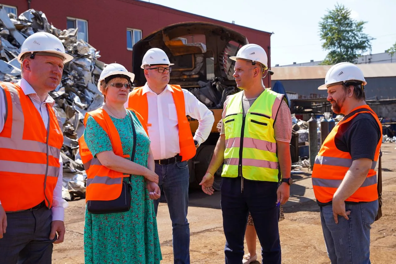 Жители Люберец ознакомились с процессом переработки электроники