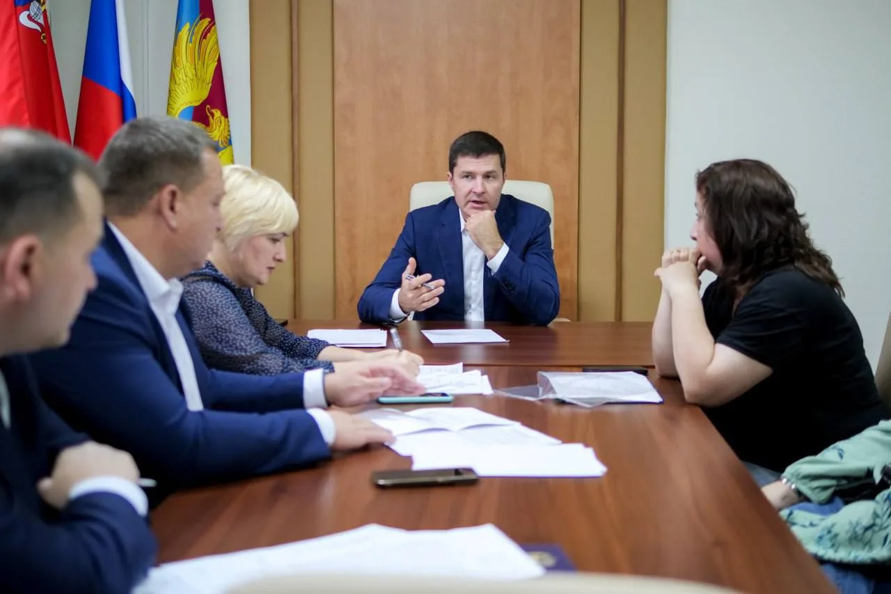 Владимир Волков во время личного приема ответил на вопросы жителей Люберец