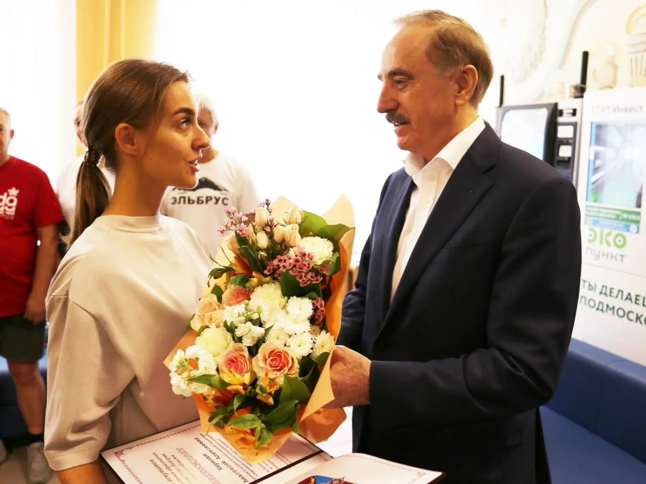 Партийцы поздравили тренеров из Люберец с предстоящим праздником