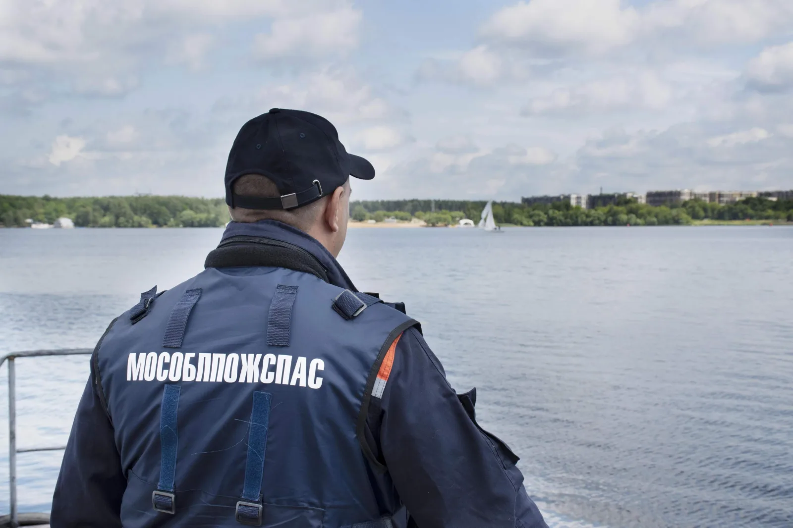 Спасатели напомнили жителям Люберец правила безопасного поведения на водоемах