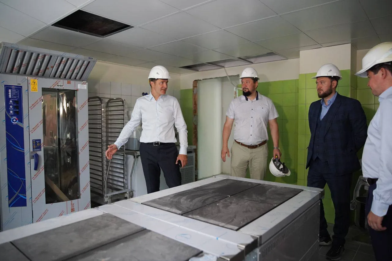 Владимир Волков проверил капремонт детского сада в поселке Люберец