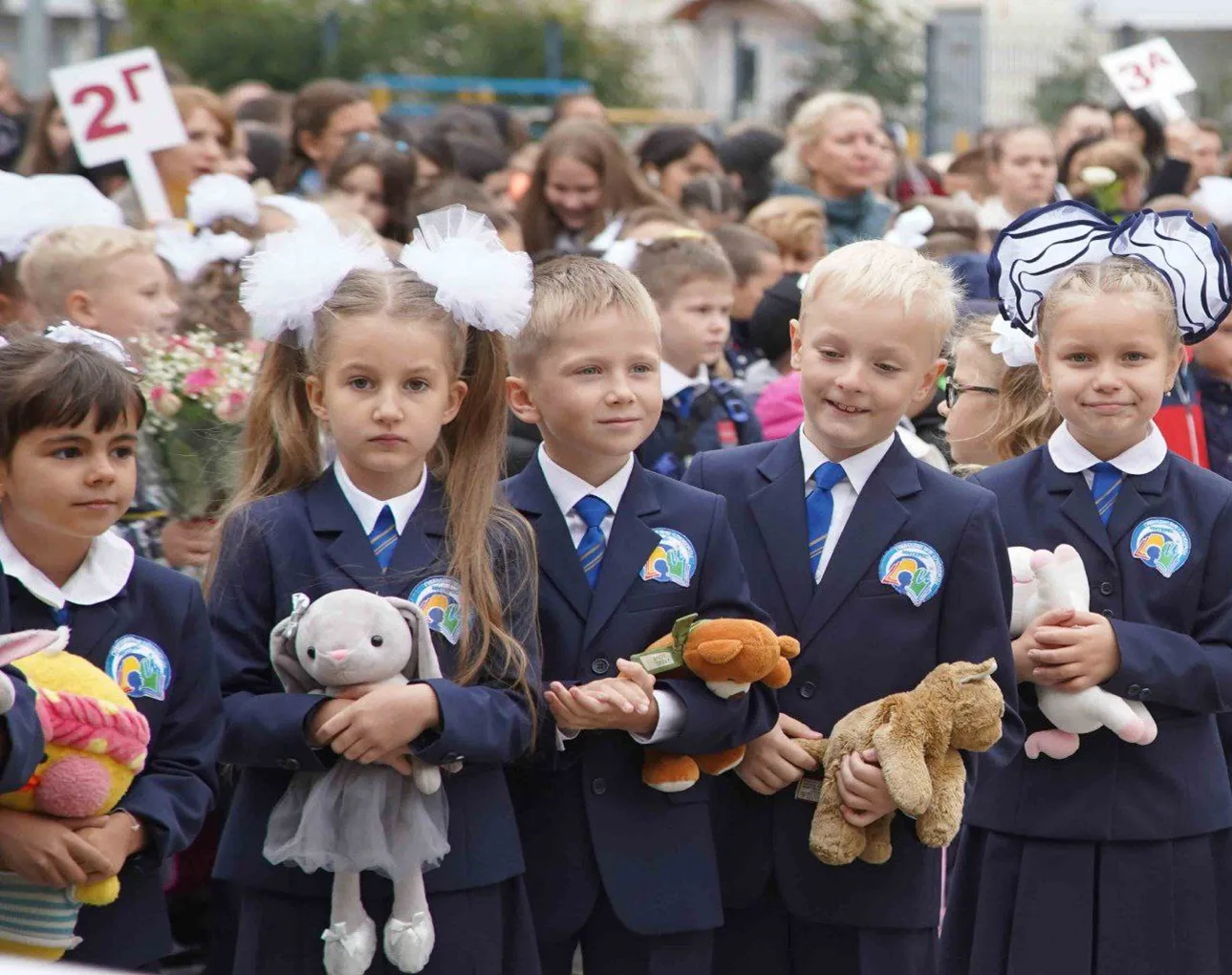 Почти 4 тысячи детей из многодетных семей Люберец получили выплаты на школьную форму