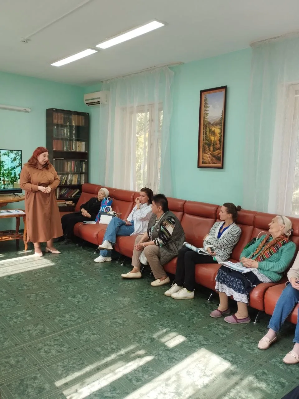 Пожилым жителям из социального центра Люберец рассказали о проекте «Активное долголетие»