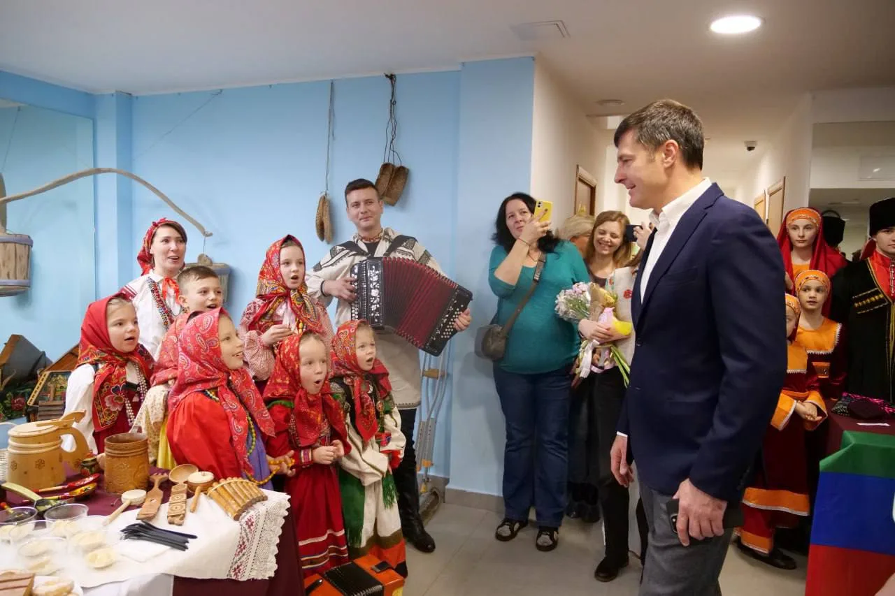 Владимир Волков поздравил жителей Люберец с Днем народного единства