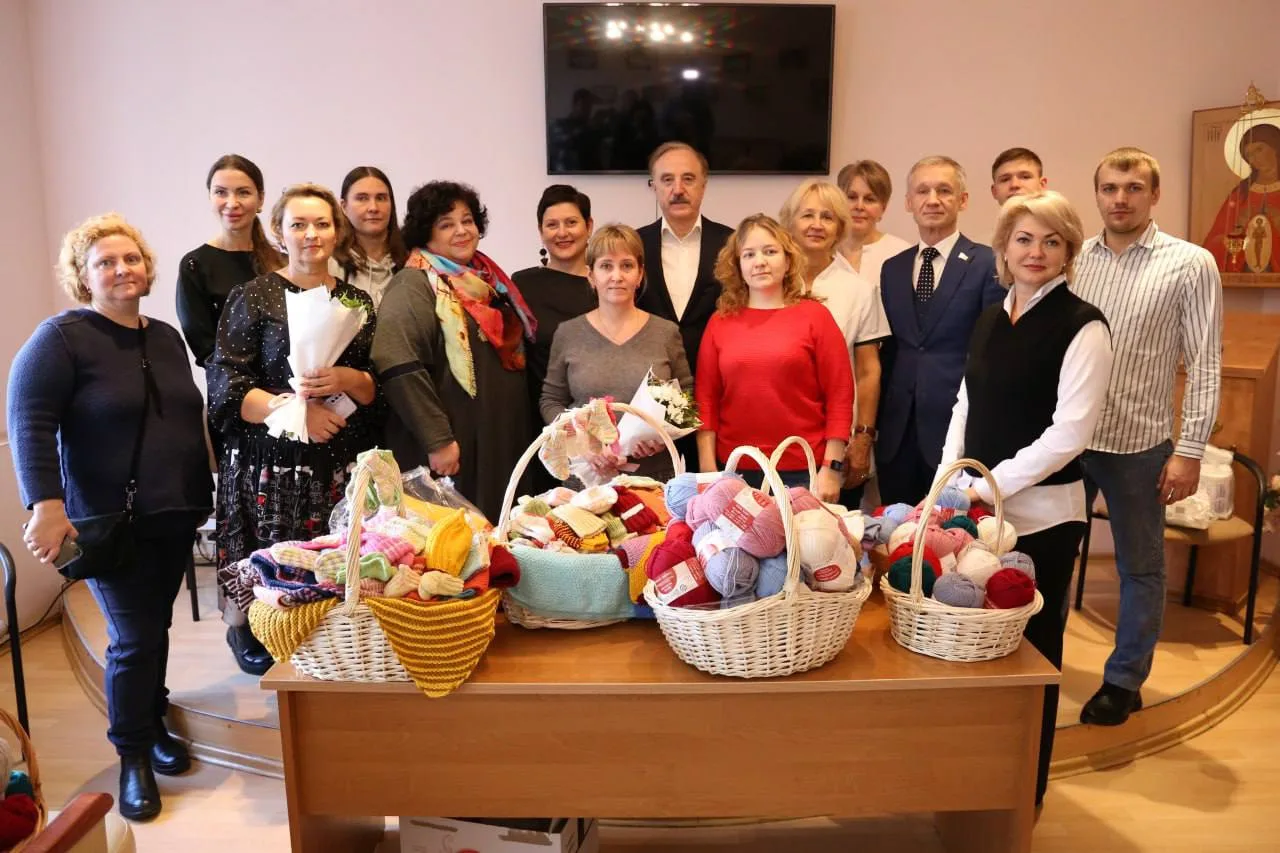 Партийцы Люберец приняли участие в акции «Я свяжу тебе жизнь»