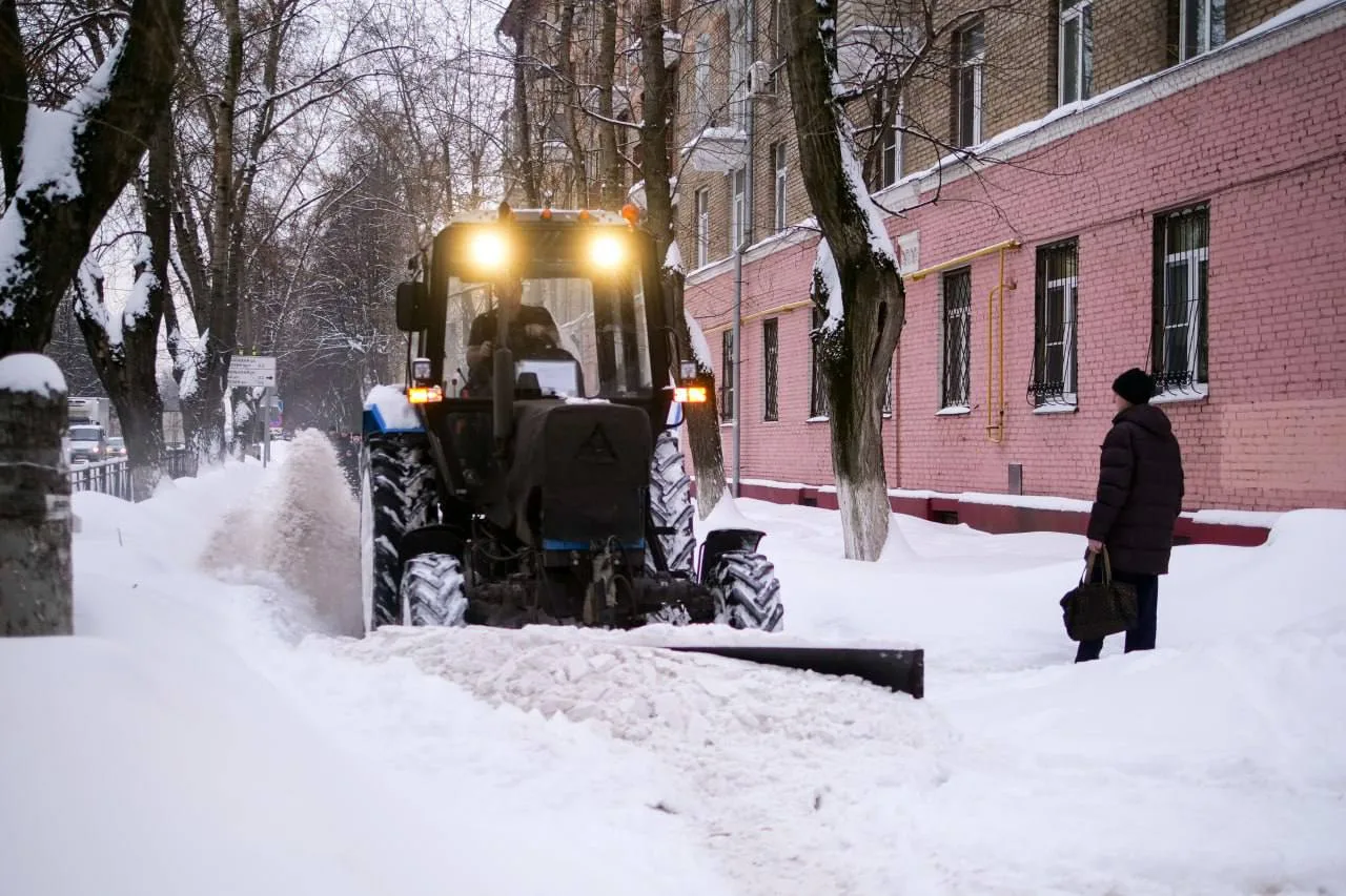 В Люберцах коммунальные службы ликвидируют последствия снегопада