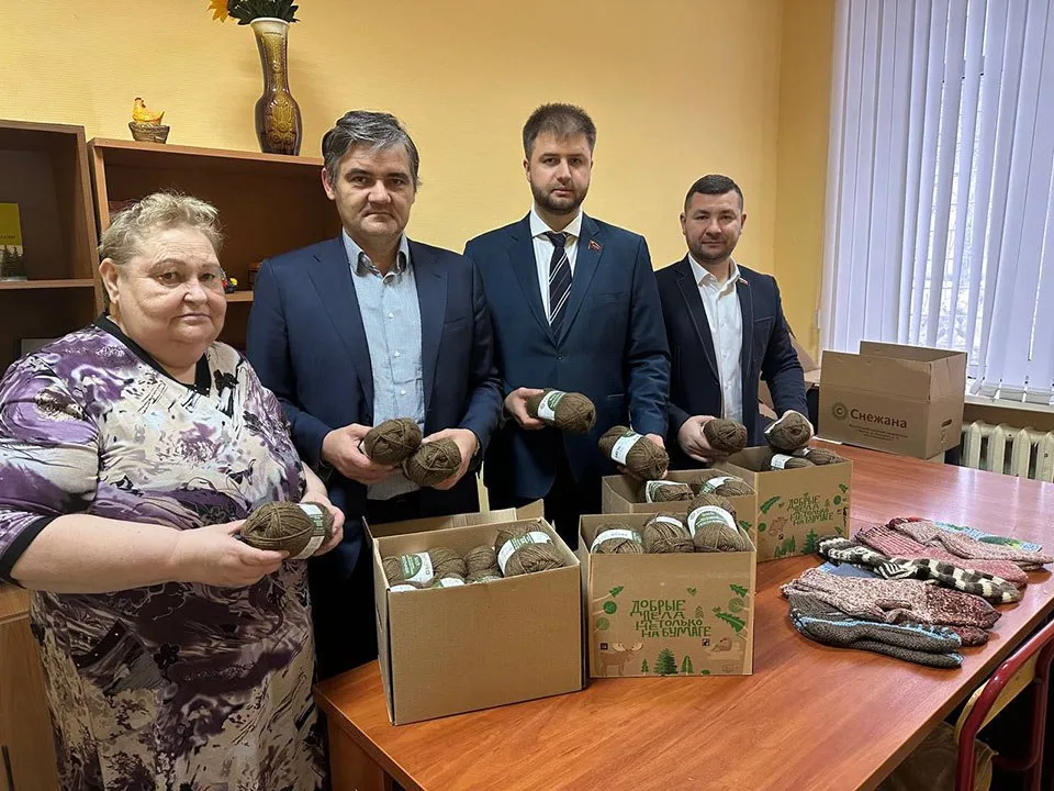 Жители Люберец передали теплые носки мобилизованным