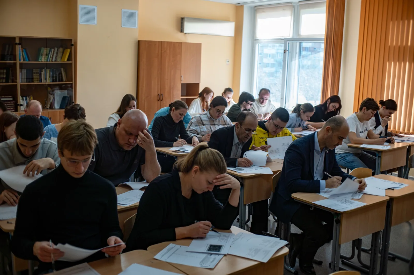 В Люберцах провели акцию «Сдаем вместе! День сдачи ЕГЭ родителями»
