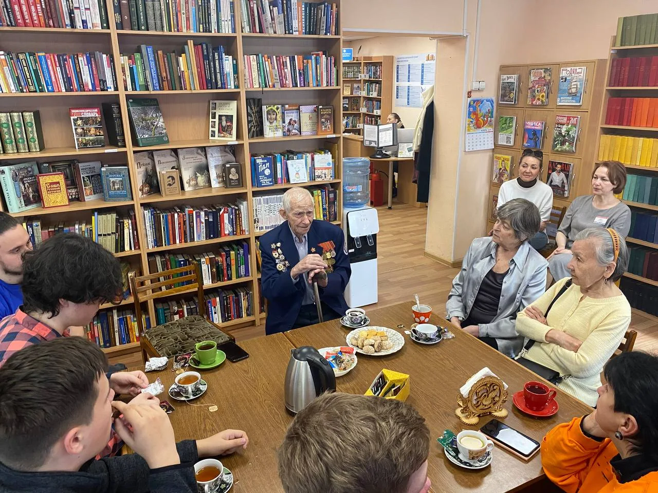 Ветеран Великой Отечественной войны рассказал молодогвардейцам Люберец о своей службе