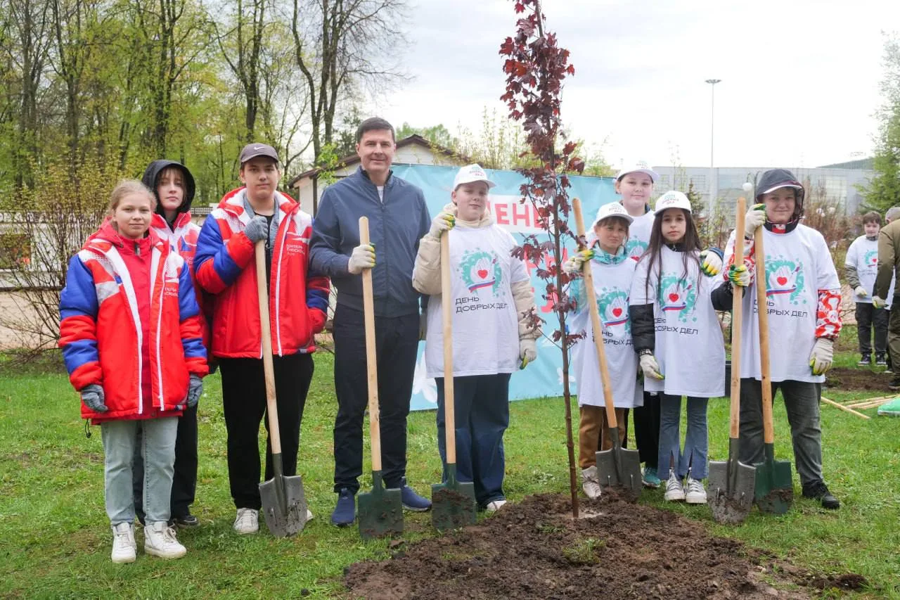 Владимир Волков вместе с жителями Люберец дали старт летнему сезону в парке