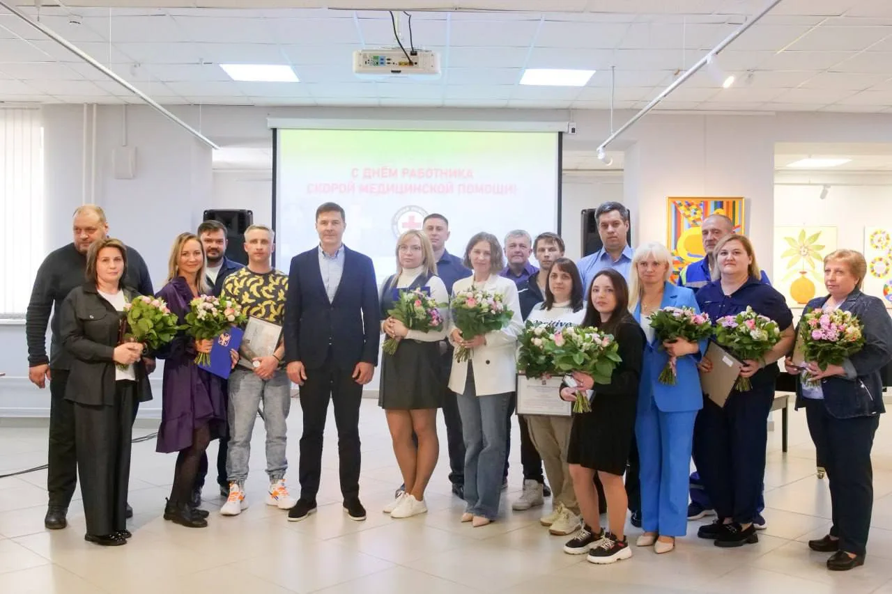 Владимир Волков поздравил сотрудников скорой помощи Люберец с профессиональным праздником