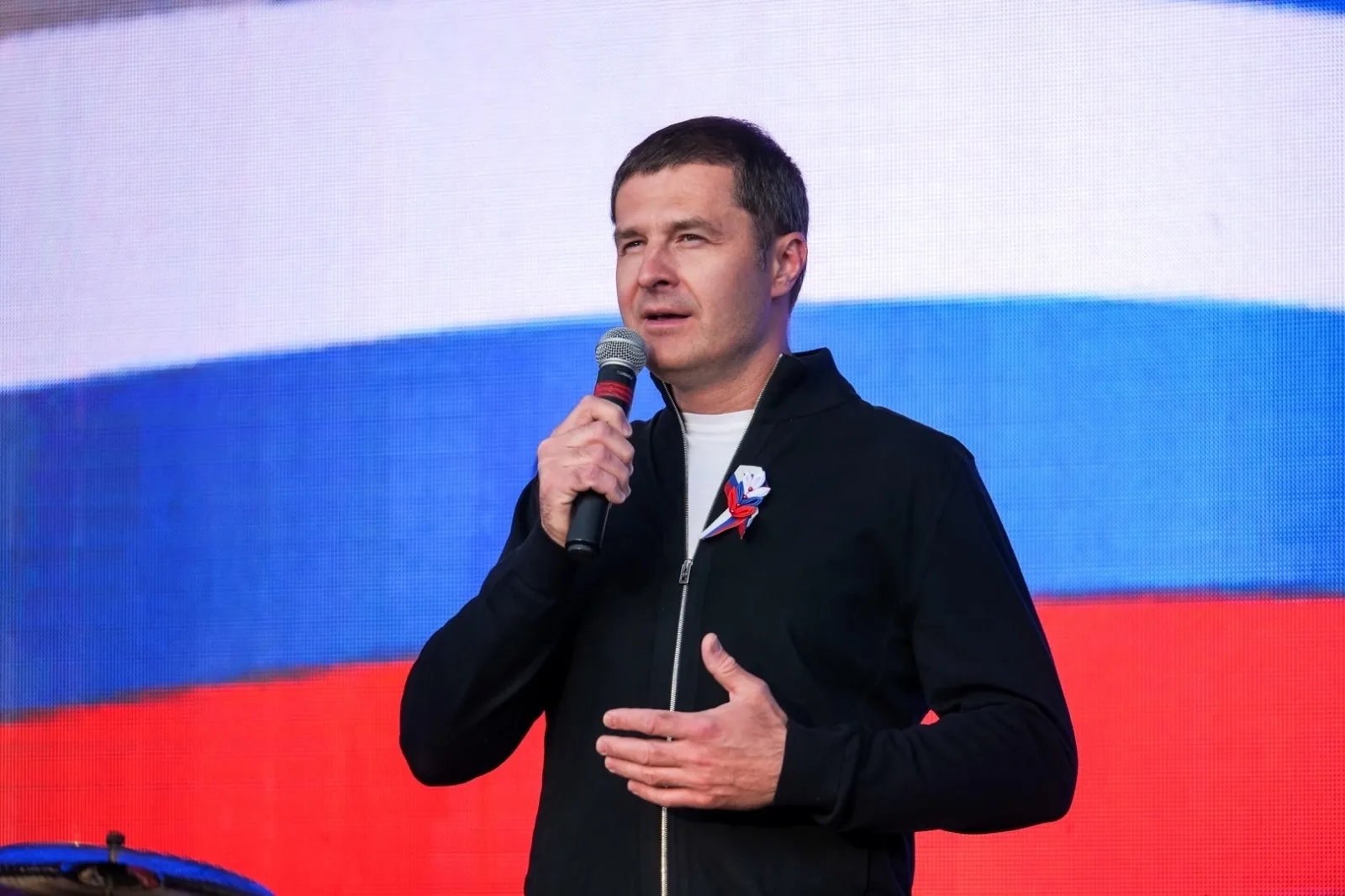 Владимир Волков поздравил жителей Люберец с Днем Весны и Труда