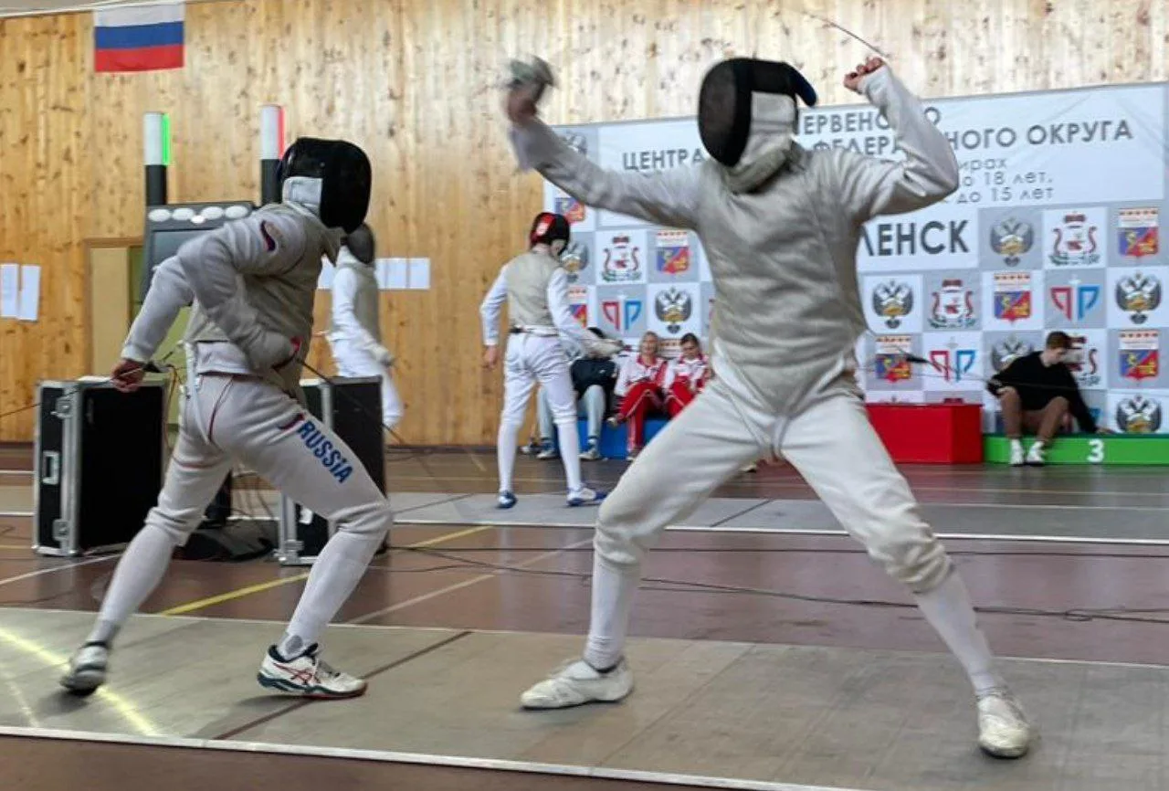 На Первенстве федерального округа по фехтованию спортсмены Люберец завоевали пять медалей