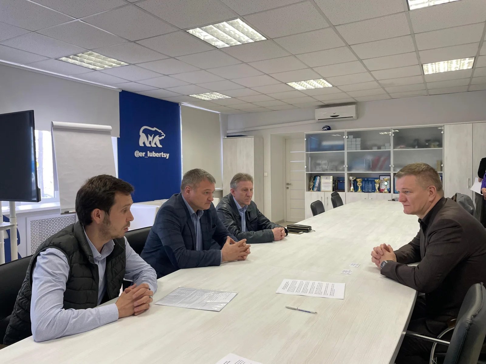 Дмитрий Дениско обсудил в Люберцах сотрудничество с фондом по передаче гумпомощи в зону СВО