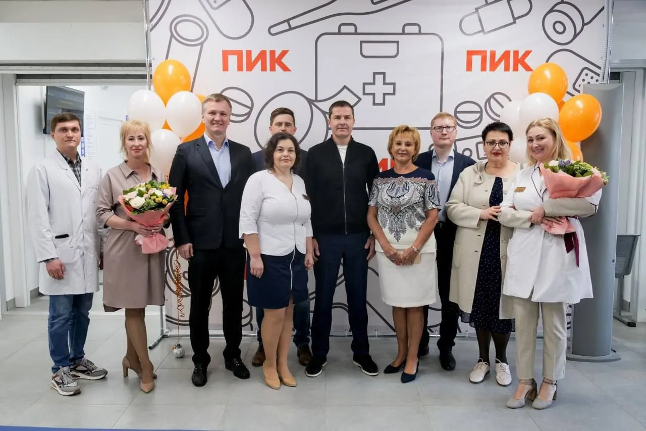 Партийцы поздравили медиков Люберец с профессиональным праздником