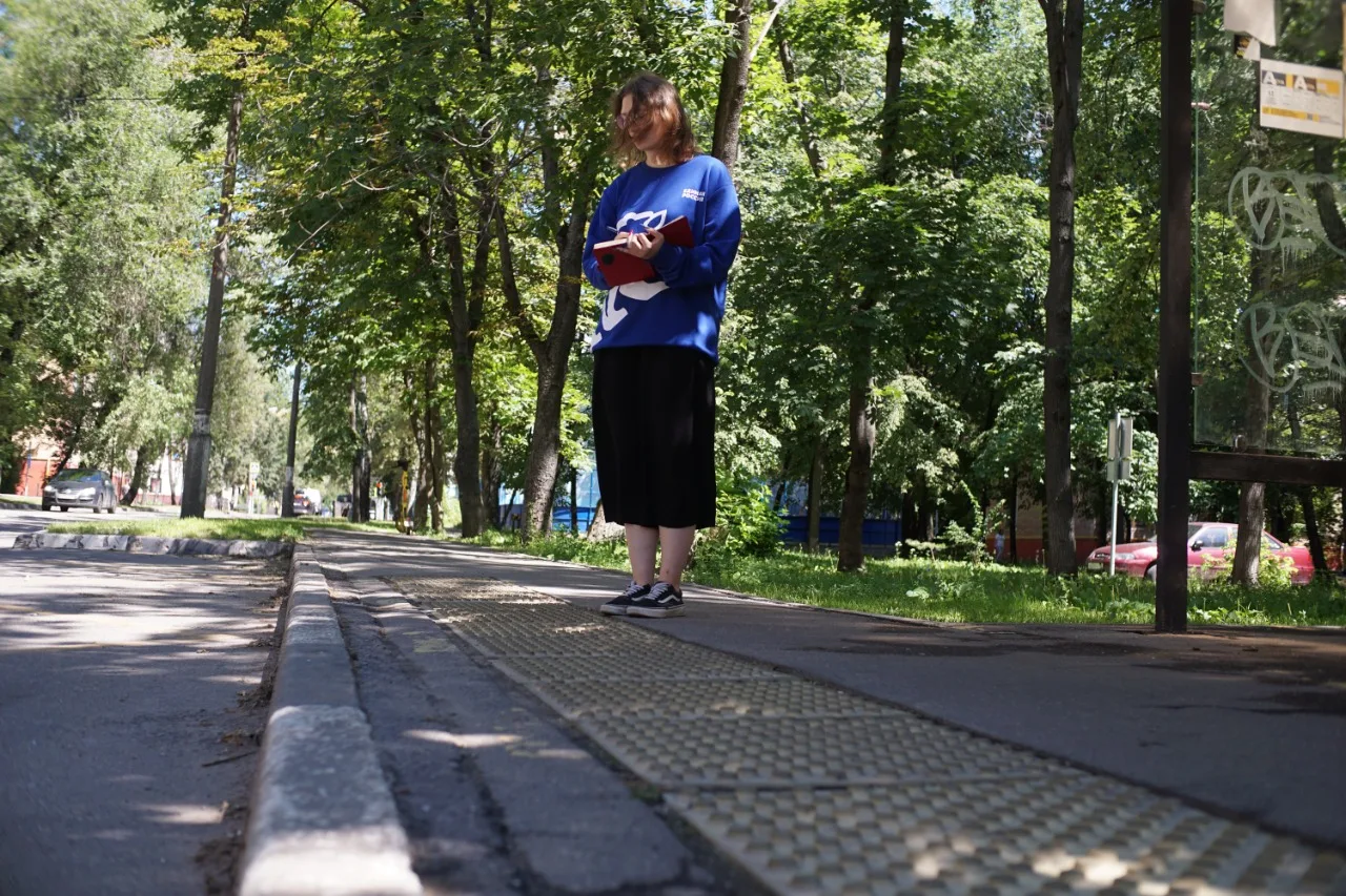 Партийцы проверили городскую среду Люберец на доступность для маломобильных граждан