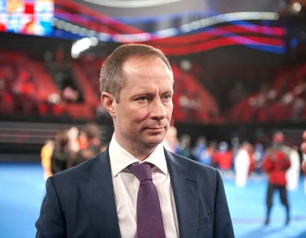 Роман Терюшков поздравил люберчан с Днём физкультурника