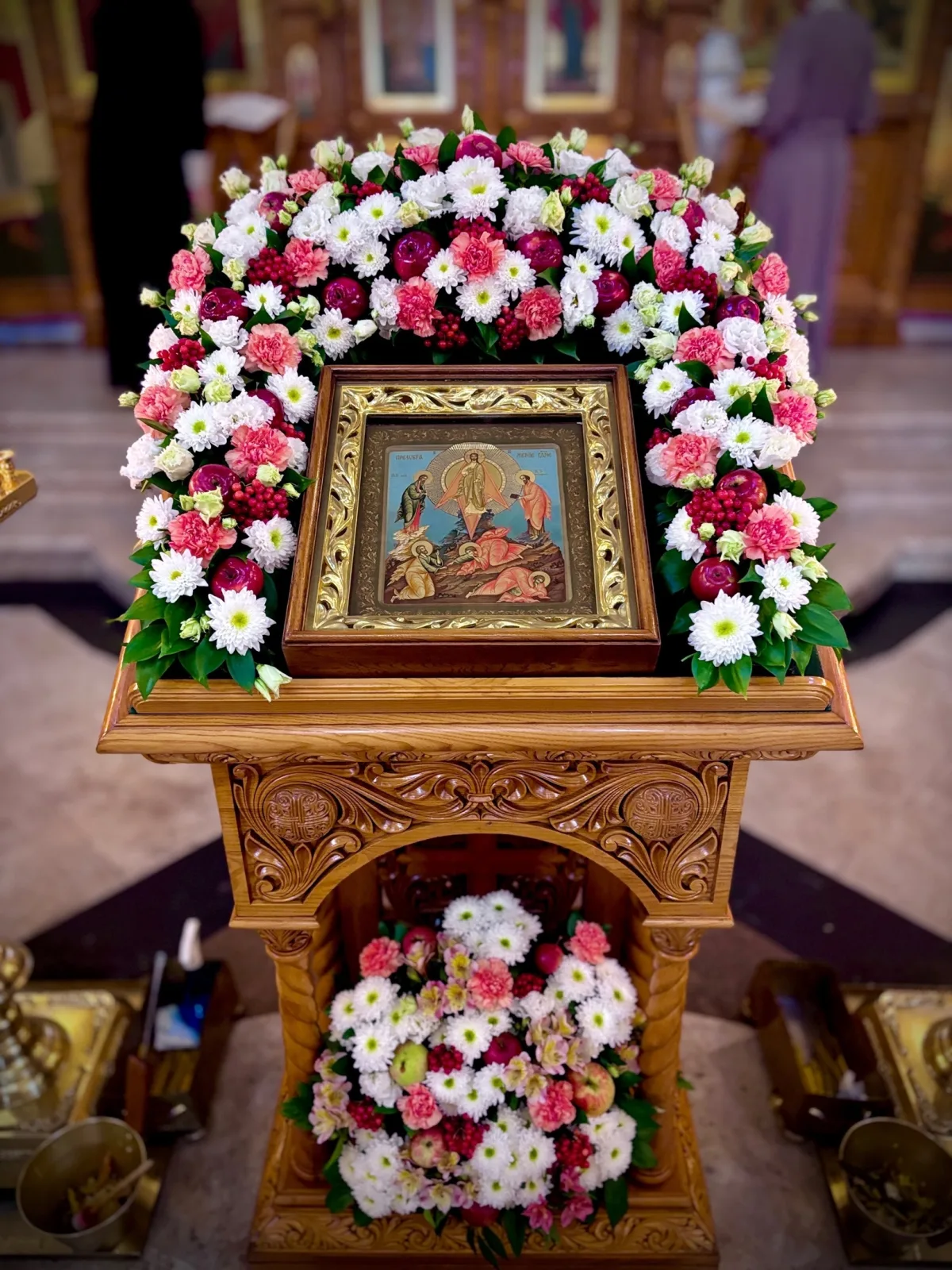 Владимир Ружицкий поздравил люберчан с Яблочным Спасом