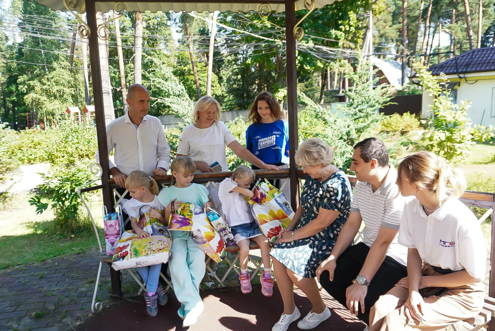 Лидия Антонова передала одежду детям Курской области, которые эвакуировались в Люберцы
