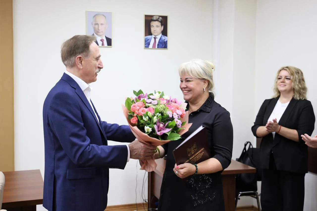 Владимир Ружицкий поздравил коллектив МФЦ Люберец с 11-летием открытия первого офиса