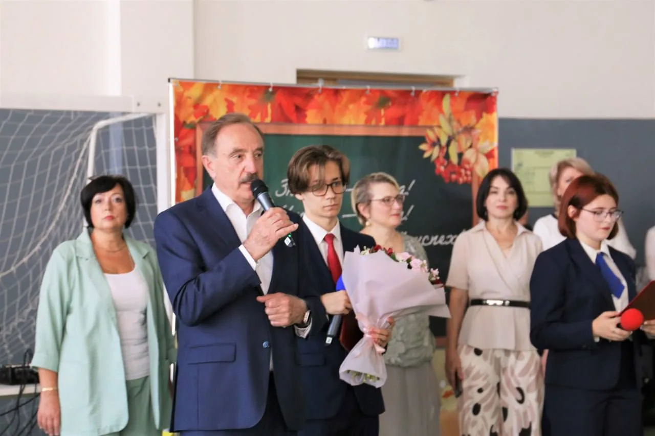 Владимир Ружицкий поздравил люберецких школьников с Днём знаний