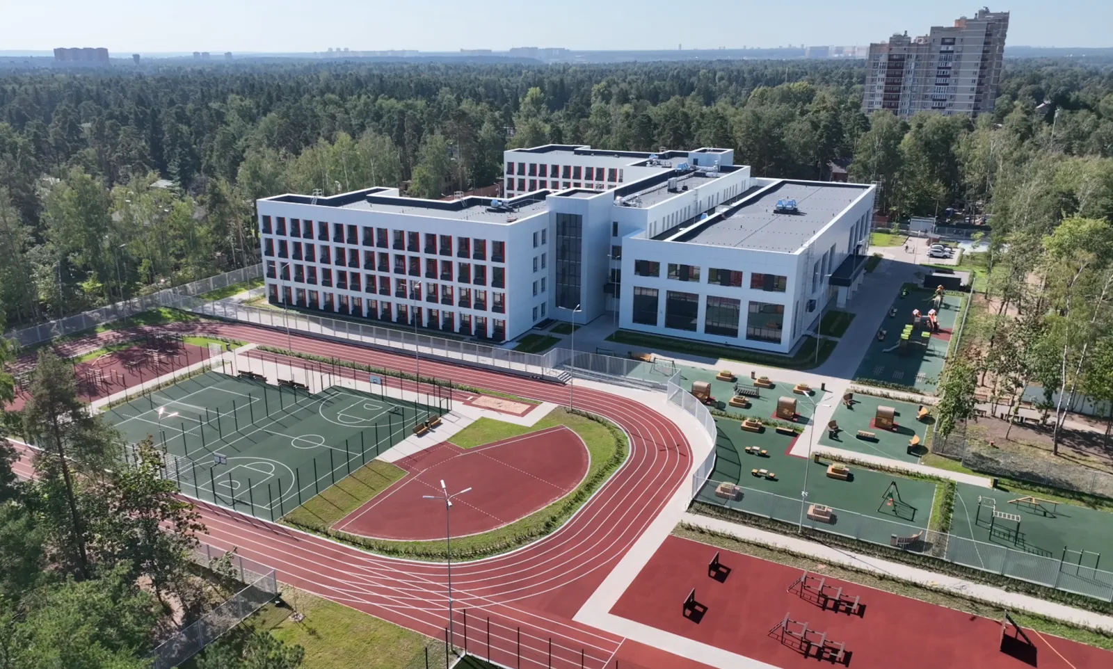 Сразу четыре новые школы открыли в Люберцах в первый день учебного года