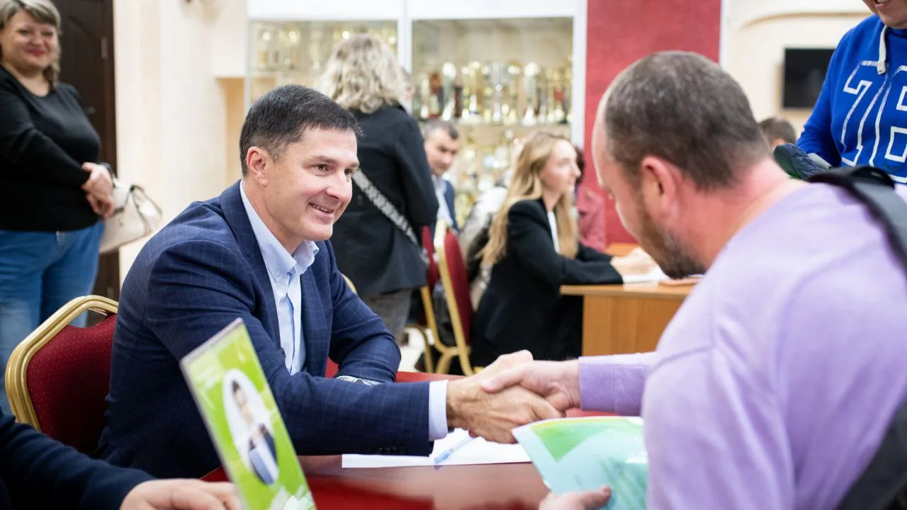 Владимир Волков ответил на вопросы жителей Люберец во время встречи