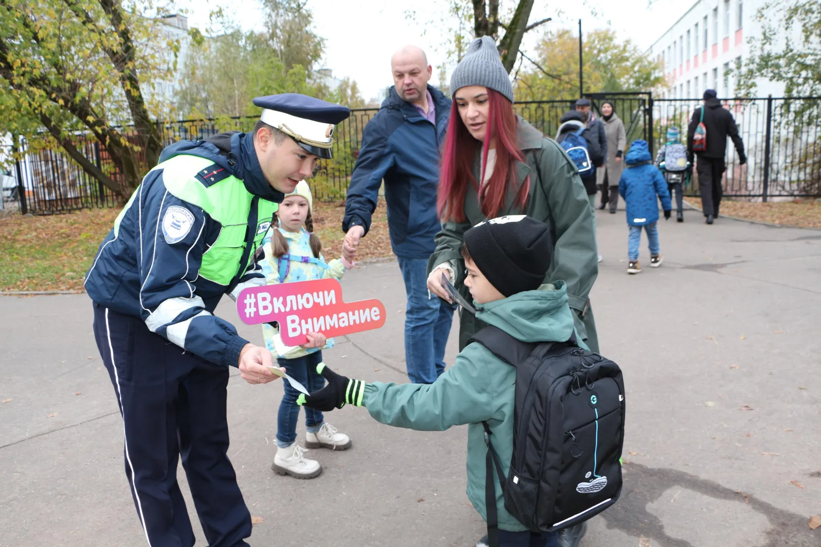 Инспекторы ГАИ в Люберцах напомнили пешеходам о важности соблюдения ПДД