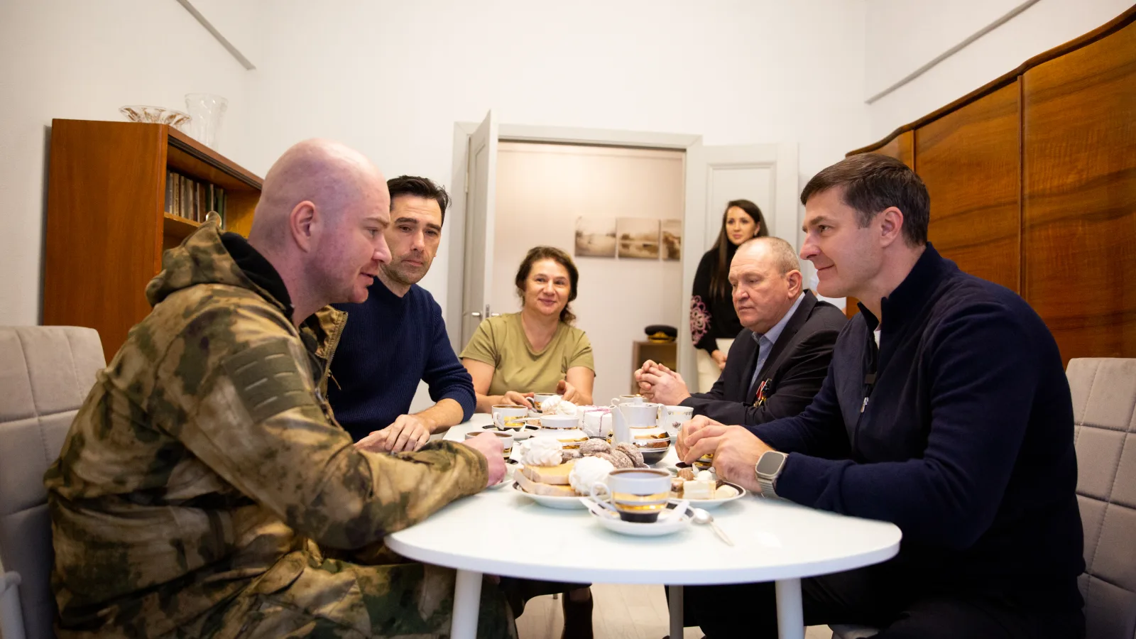 Владимир Волков оценил сделанный по его поручению ремонт в квартире ветерана СВО Люберец