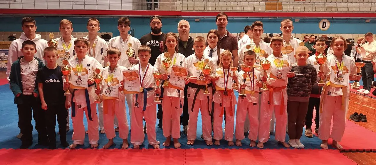 Двадцать одну медаль завоевали люберецкие спортсмены на чемпионате Пензенской области по киокусинкай