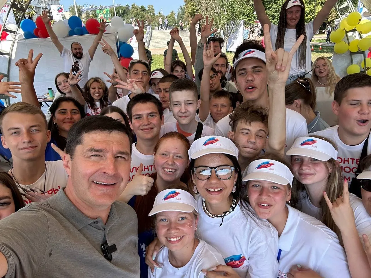 Владимир Волков поздравил люберчан с Днём добровольца