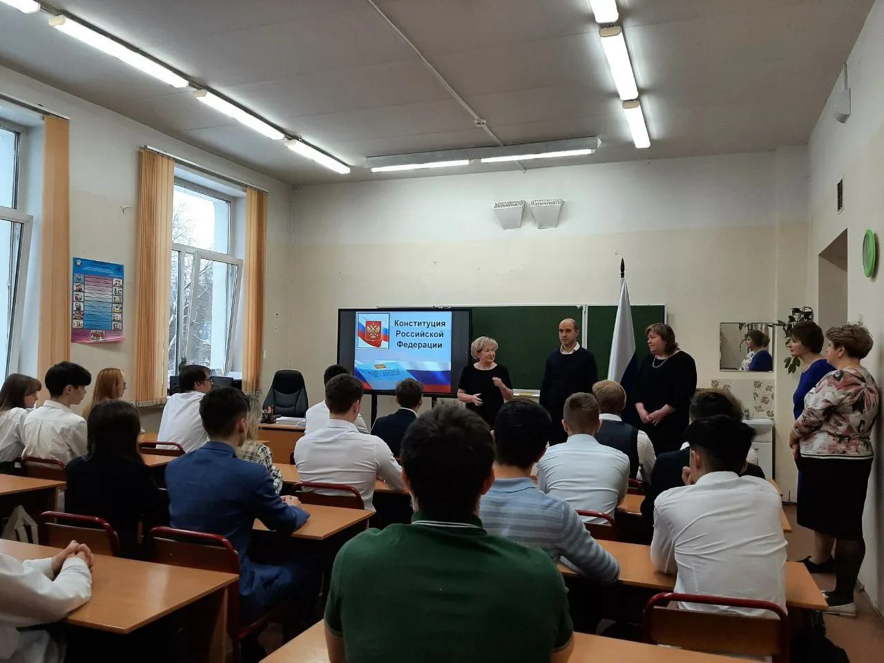 Лидия Антонова провела встречу с учениками гимназии Люберец