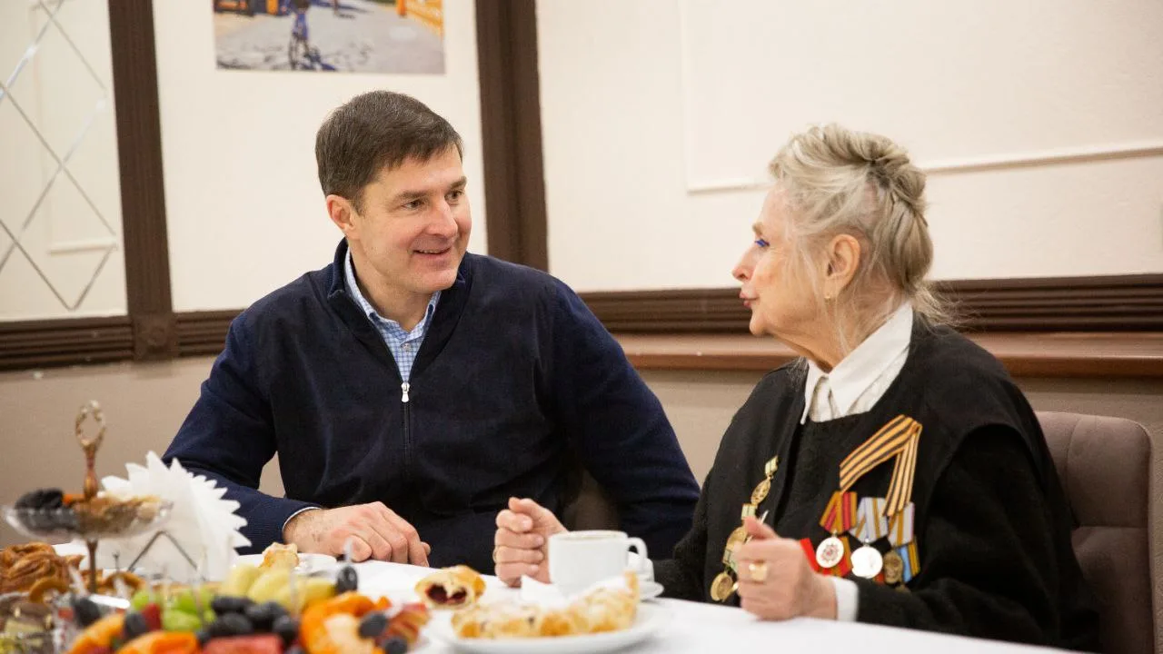 Владимир Волков поздравил с годовщиной снятия блокады Ленинграда жительницу Люберец