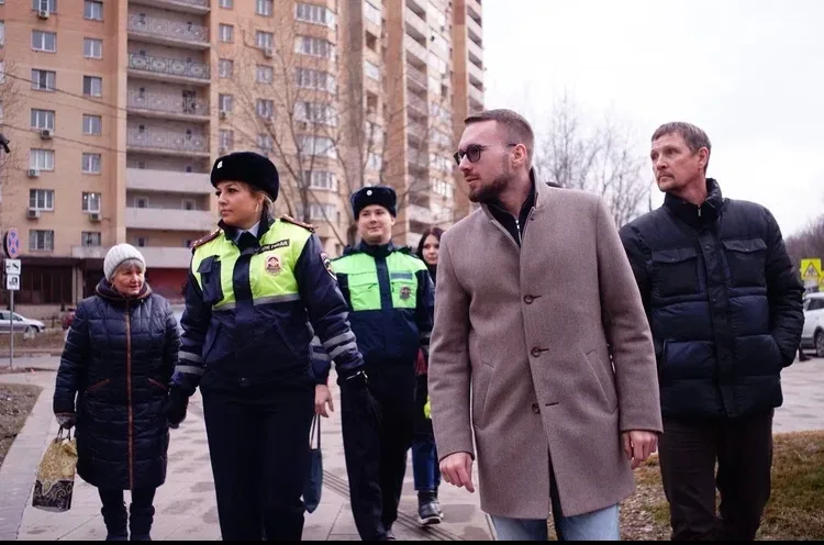 «Единая Россия» совместно с ГАИ провела рейд по пресечению нарушений ПДД курьерами