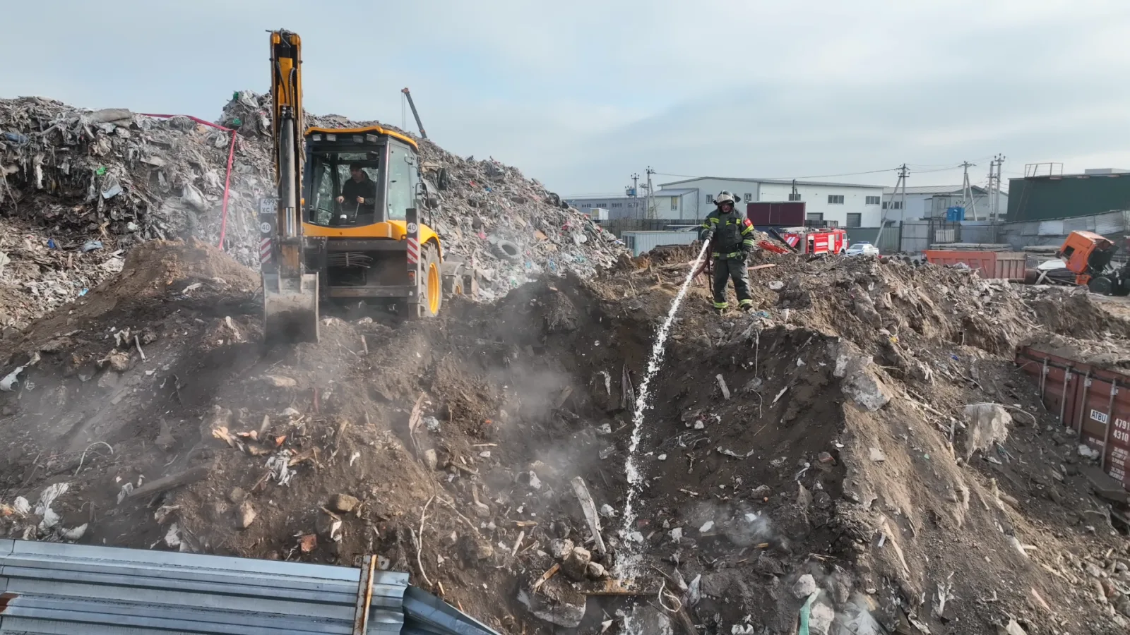 Источник неприятного запаха устраняют в деревне Островцы городского округа Люберцы