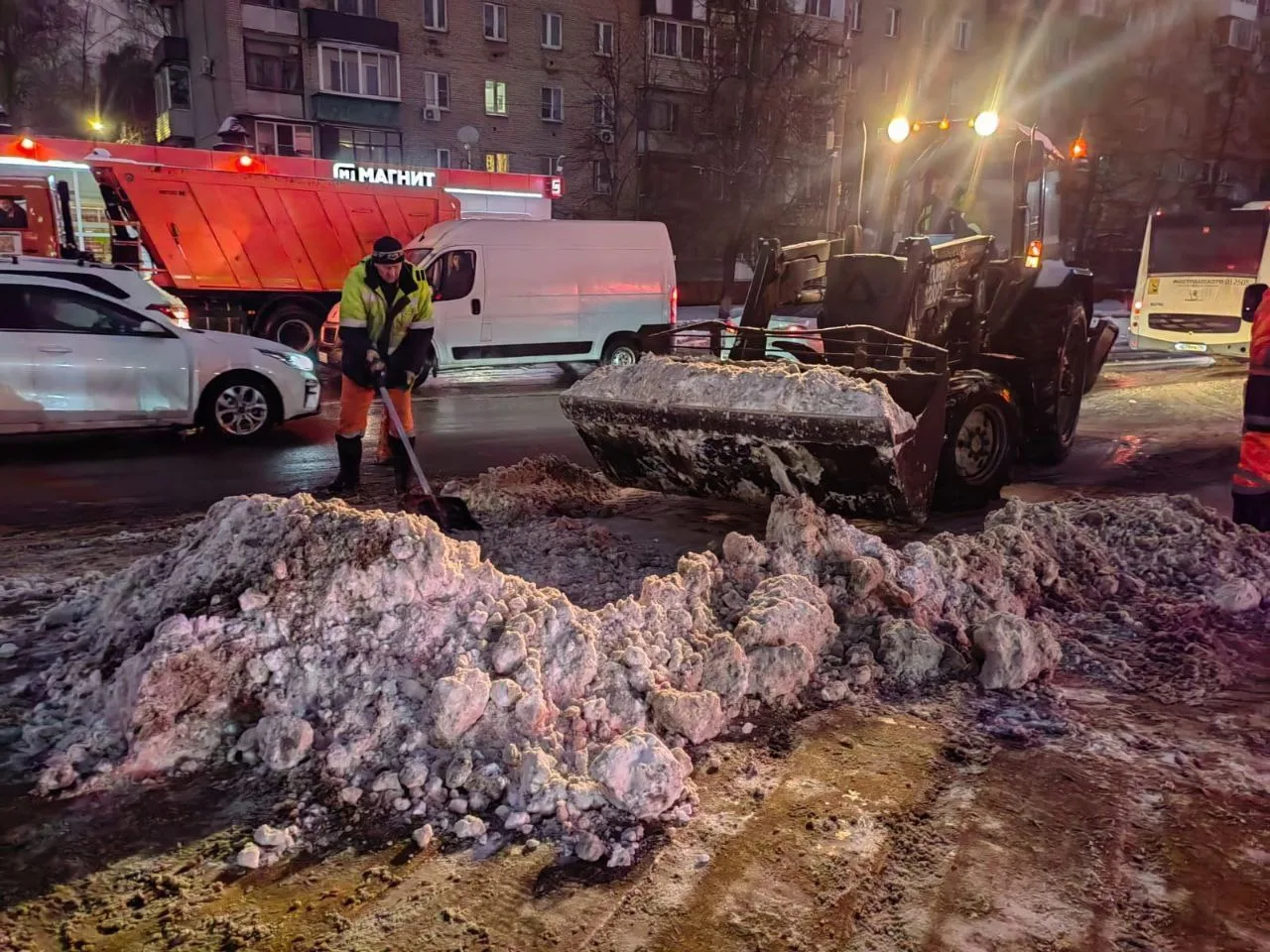 Более 7 тысяч кубометров снега вывезли с дорог Люберец в зимний период